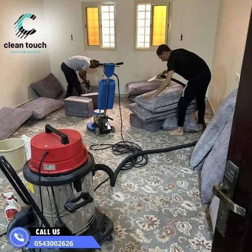 خدمات شركة تنظيف كنب في دبي